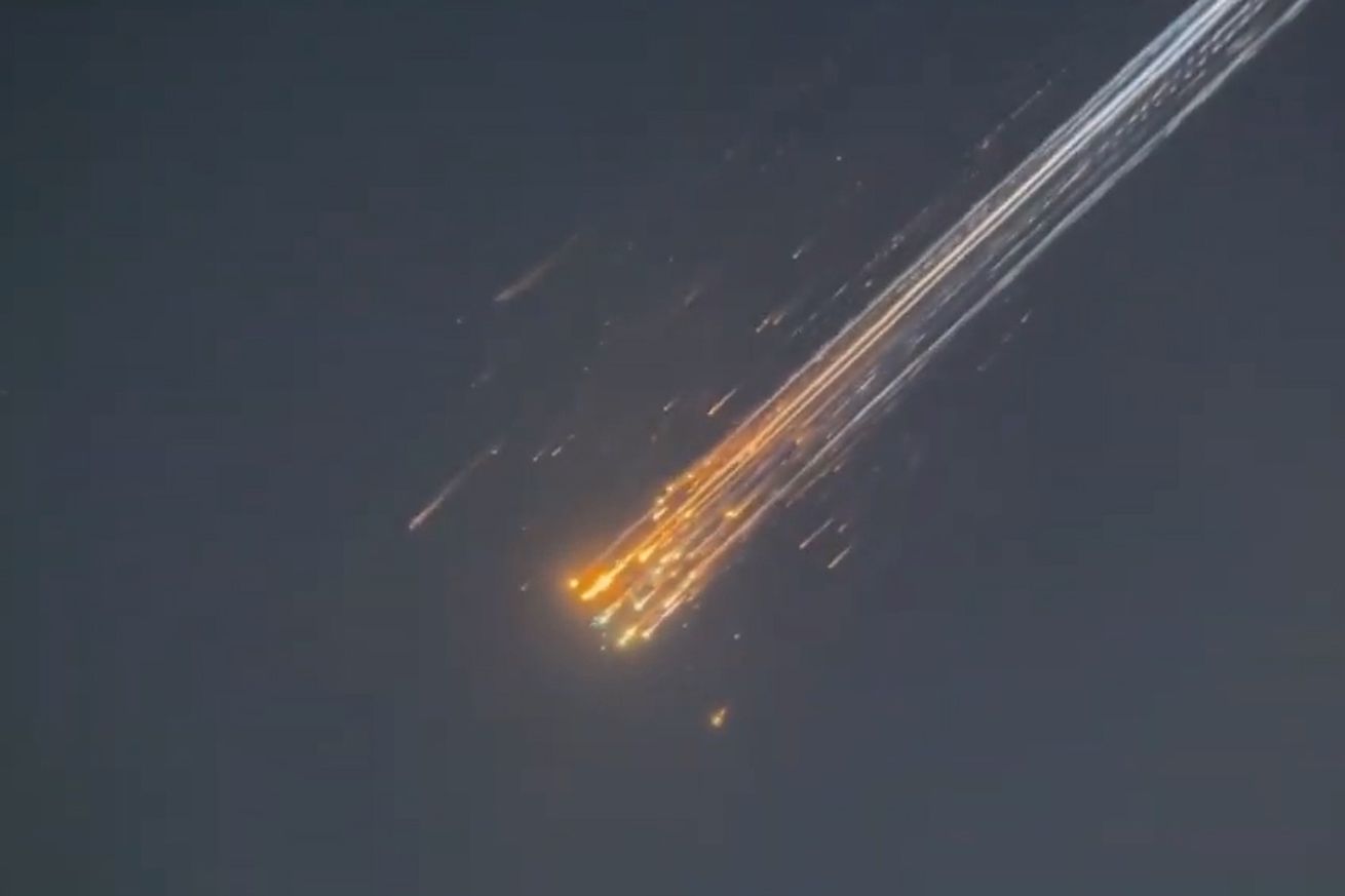 SpaceX’s fiery Starship explosion put on a fantastic show but delayed and diverted flights